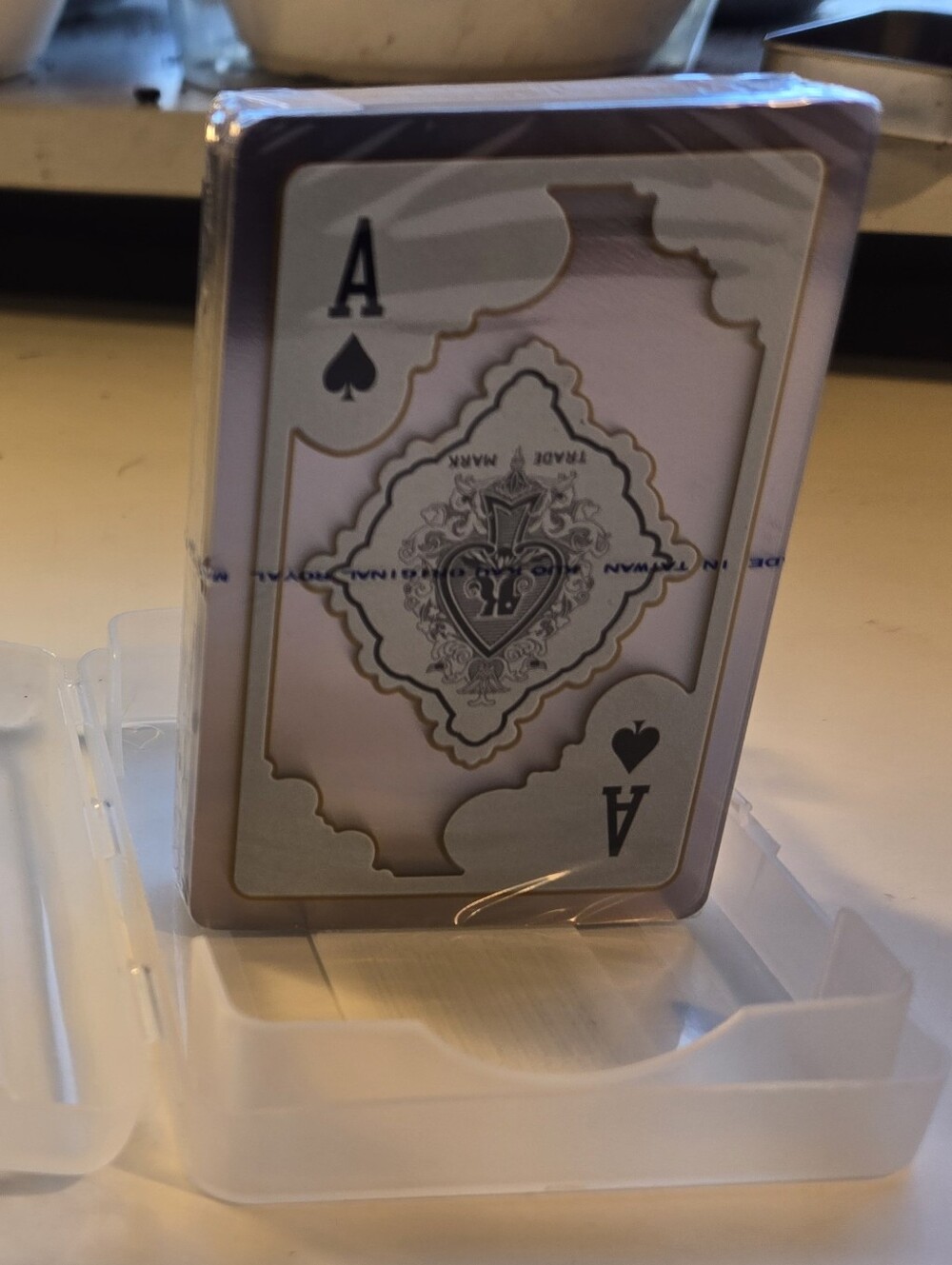 Waterproof Transparent Playing Cards - New In Case - Picture 5 of 8